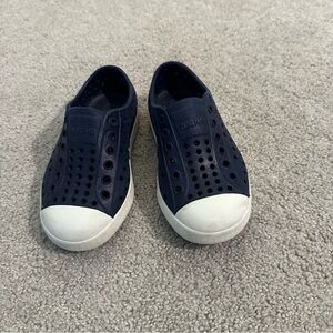 Native Jefferson shoes c7 navy blue GUC